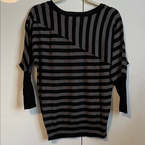 Joseph A Grey Black Cotton Asymmetric Striped Crew Neck Sweater, Size M - Picture 7 of 7